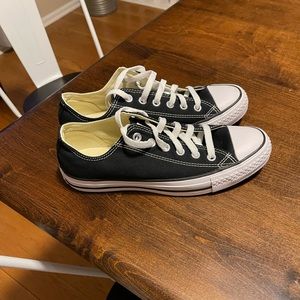 New black Converse